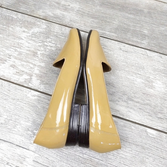 NEW-TROTTERS LIZ WM 9.5M TAN PATENT LEATHER PUMP - Picture 5 of 7